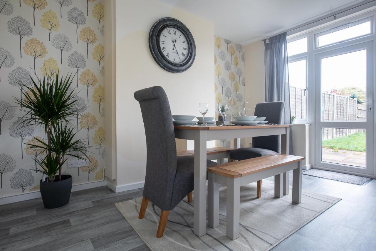Ludlow Drive 3 Bed Contractor Family Town House In Melton Mowbray Exterior foto